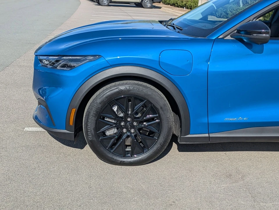 2025 Ford Mustang Mach-E - Image 11 of 31