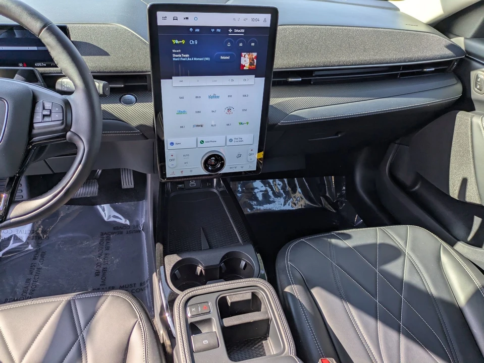 2025 Ford Mustang Mach-E - Image 23 of 31