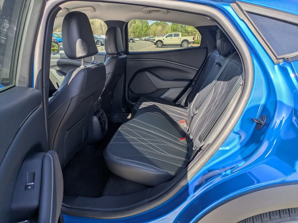 2025 Ford Mustang Mach-E - Image 28 of 31