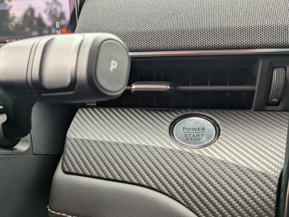 2025 Ford Mustang Mach-E - Image 27 of 31