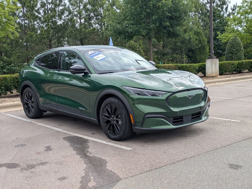 2025 Ford Mustang Mach-E - Image 2 of 31