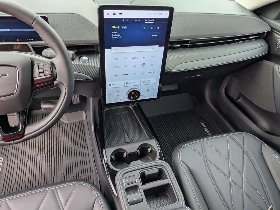 2025 Ford Mustang Mach-E - Image 23 of 31