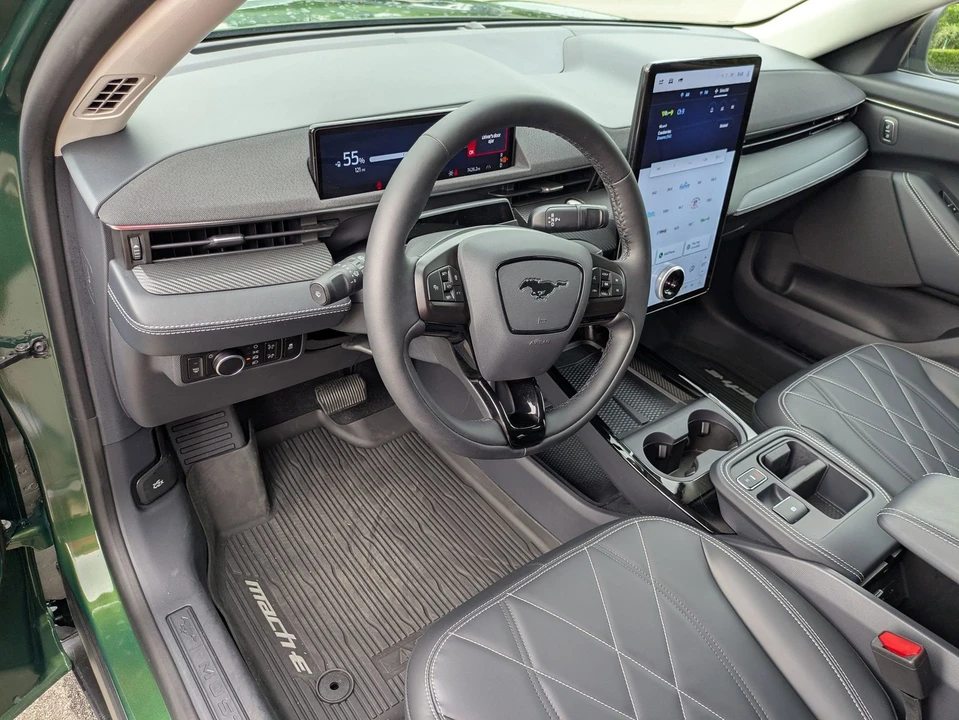 2025 Ford Mustang Mach-E - Image 15 of 31