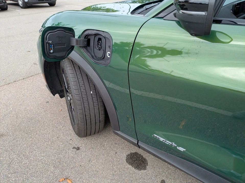 2025 Ford Mustang Mach-E - Image 12 of 31