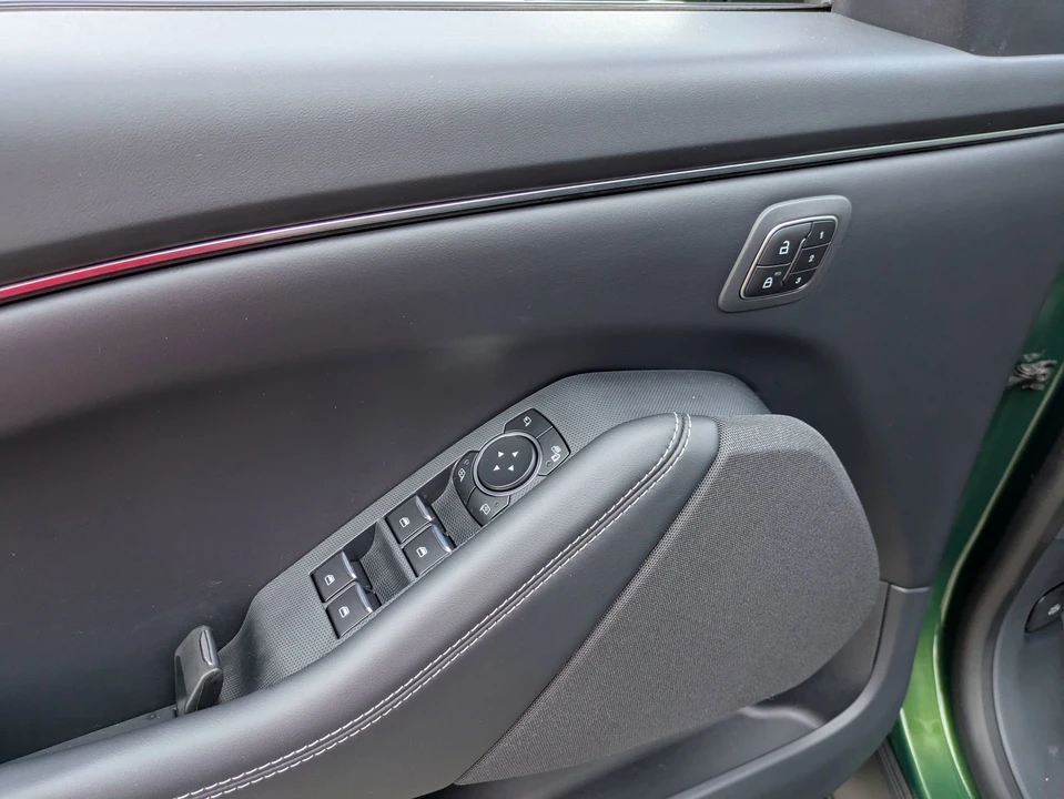 2025 Ford Mustang Mach-E - Image 17 of 31