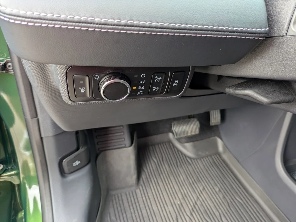 2025 Ford Mustang Mach-E - Image 18 of 31