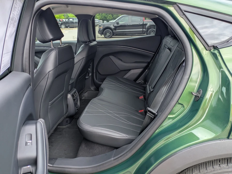 2025 Ford Mustang Mach-E - Image 29 of 31