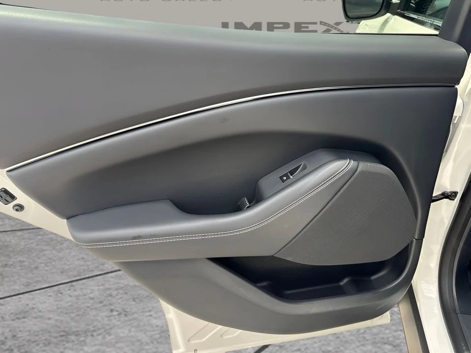 2025 Ford Mustang Mach-E - Image 29 of 31