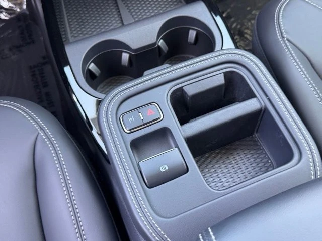 2025 Ford Mustang Mach-E - Image 24 of 30
