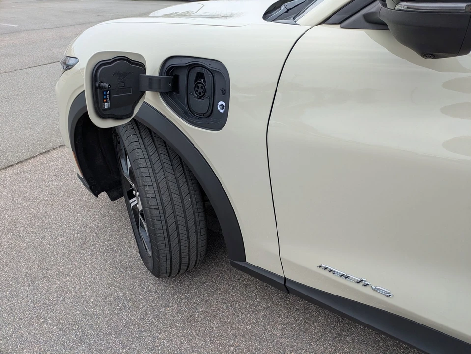 2025 Ford Mustang Mach-E - Image 12 of 21
