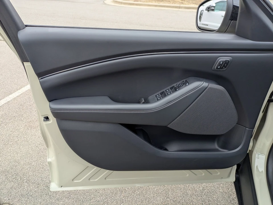 2025 Ford Mustang Mach-E - Image 16 of 21