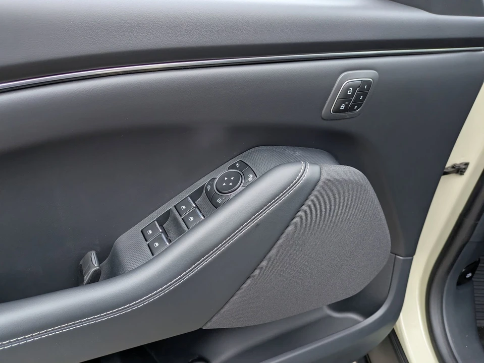 2025 Ford Mustang Mach-E - Image 17 of 21