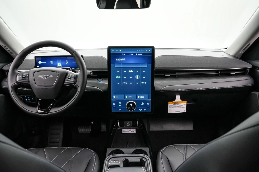 2025 Ford Mustang Mach-E - Image 19 of 21