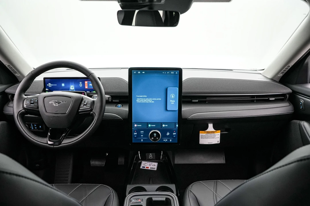 2025 Ford Mustang Mach-E - Image 18 of 21
