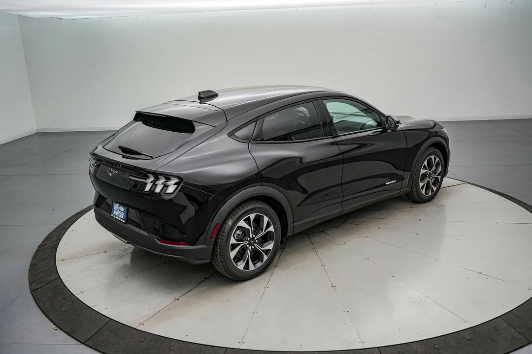 2025 Ford Mustang Mach-E - Image 5 of 21