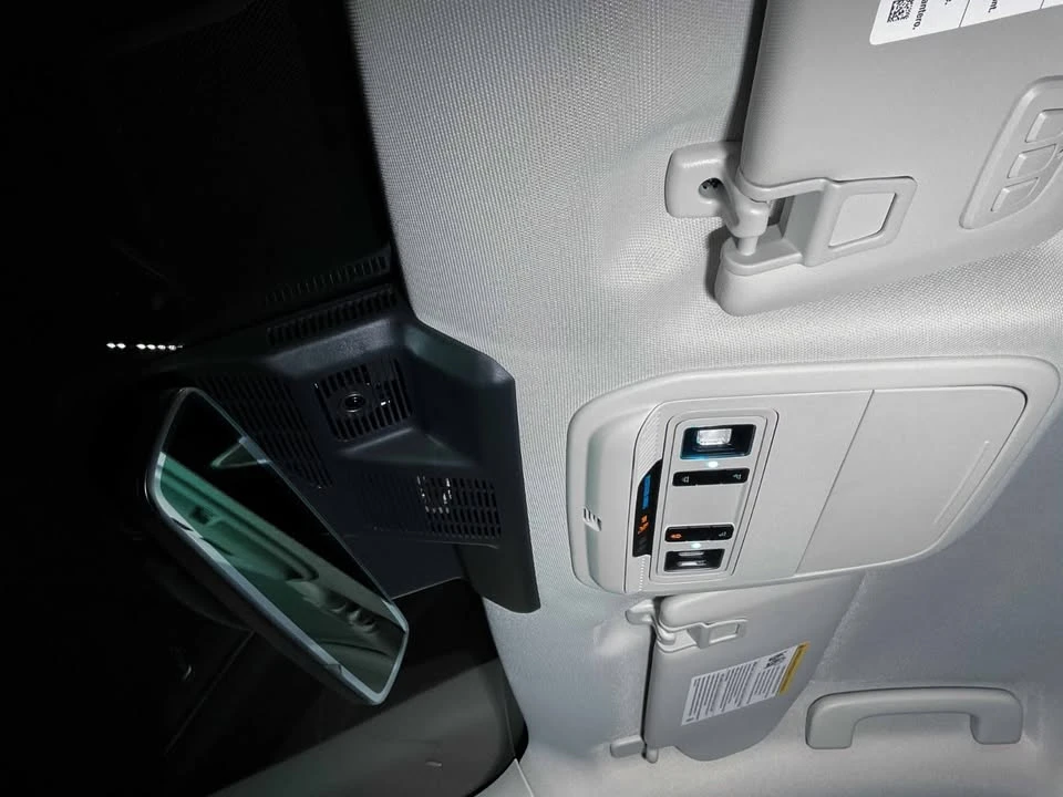 2025 Ford Mustang Mach-E - Image 17 of 19