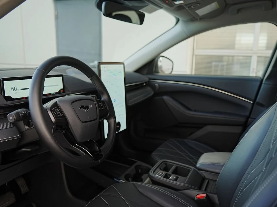 2025 Ford Mustang Mach-E - Image 16 of 20