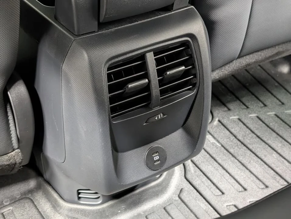 2025 Ford Mustang Mach-E - Image 16 of 20