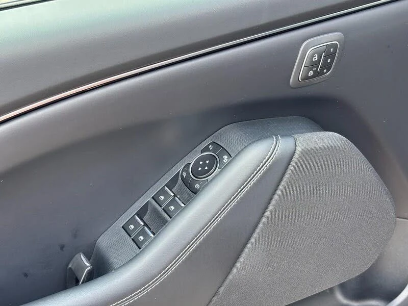 2025 Ford Mustang Mach-E - Image 18 of 20
