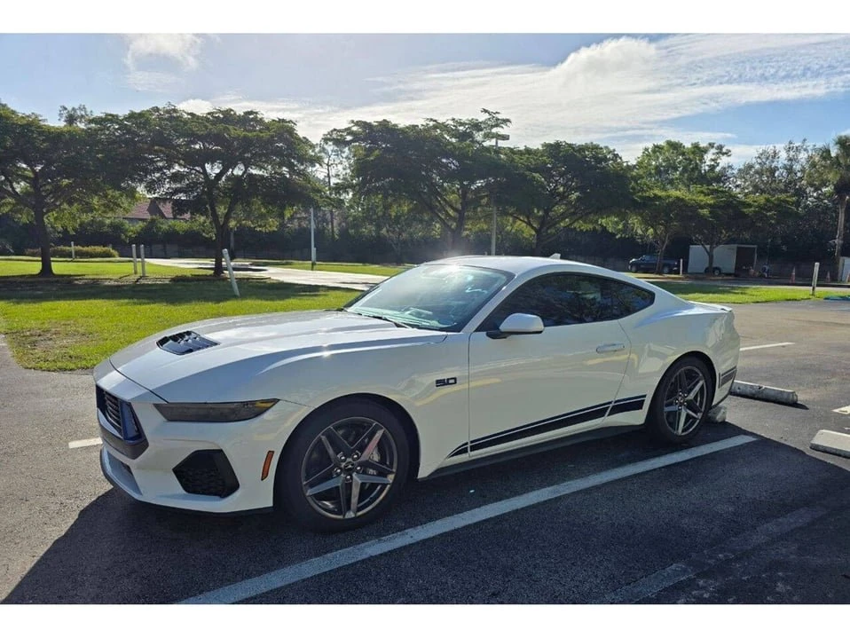 2025 Ford S650 Mustang - Image 2 of 16