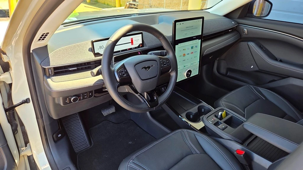 2025 Ford S650 Mustang - Image 12 of 30