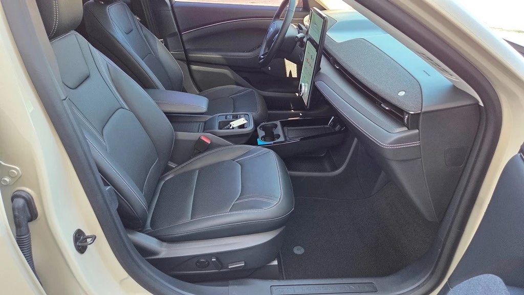 2025 Ford S650 Mustang - Image 18 of 30