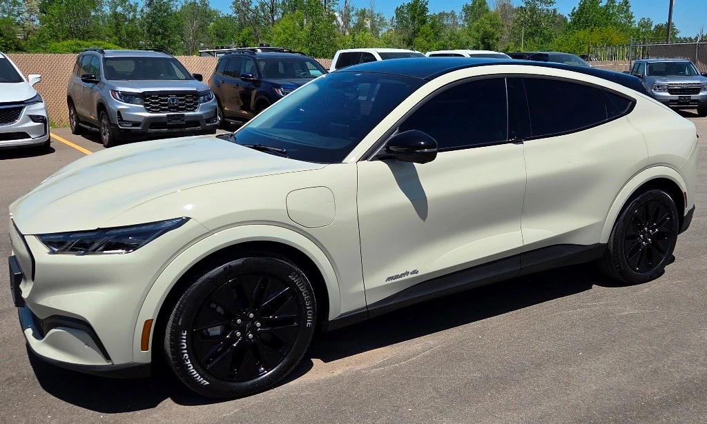 2025 Ford S650 Mustang - Image 3 of 30