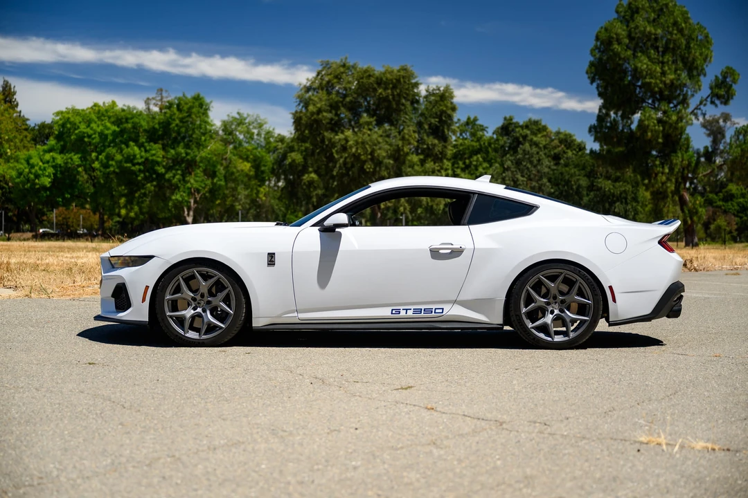 2025 Ford Shelby Mustang - Image 10 of 31