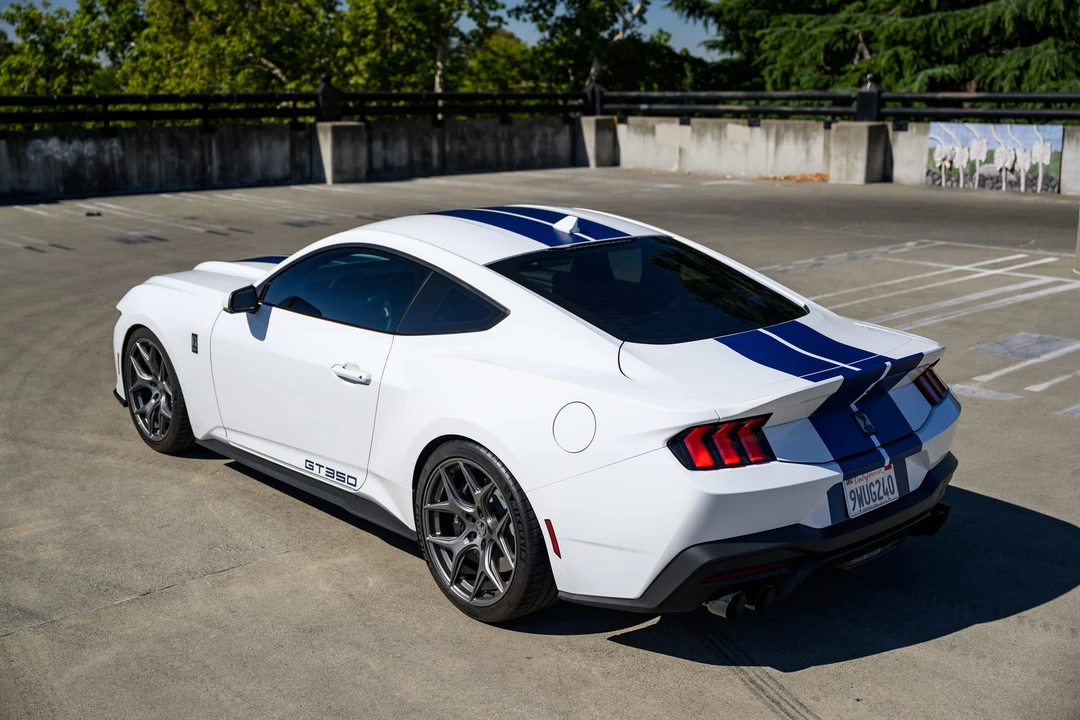 2025 Ford Shelby Mustang - Image 29 of 31