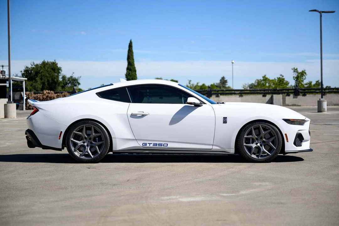 2025 Ford Shelby Mustang - Image 15 of 31