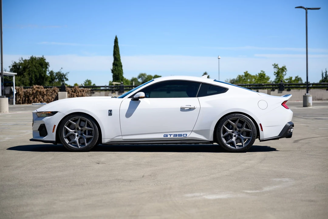 2025 Ford Shelby Mustang - Image 24 of 31