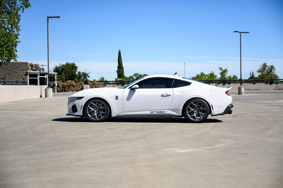 2025 Ford Shelby Mustang - Image 23 of 31