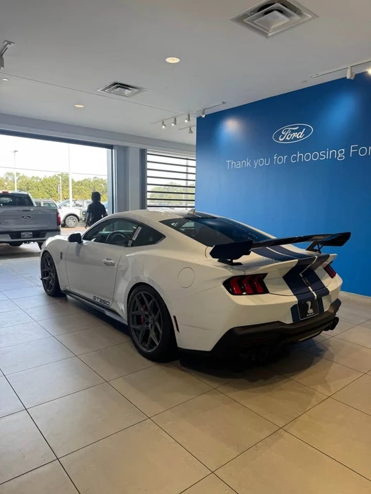 2025 Ford Shelby Mustang - Image 3 of 10