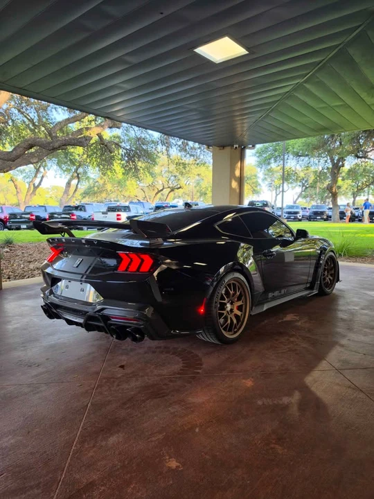 2025 Ford Shelby Mustang - Image 2 of 9