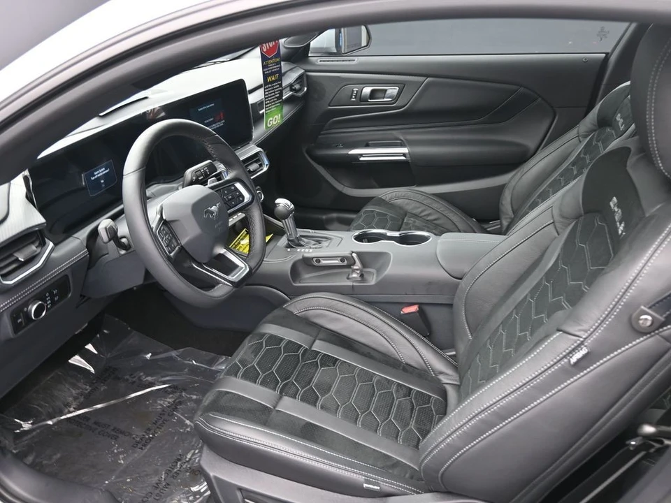 2025 Ford Shelby Mustang - Image 25 of 31