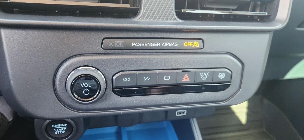 2025 Ford Maverick - Image 18 of 21