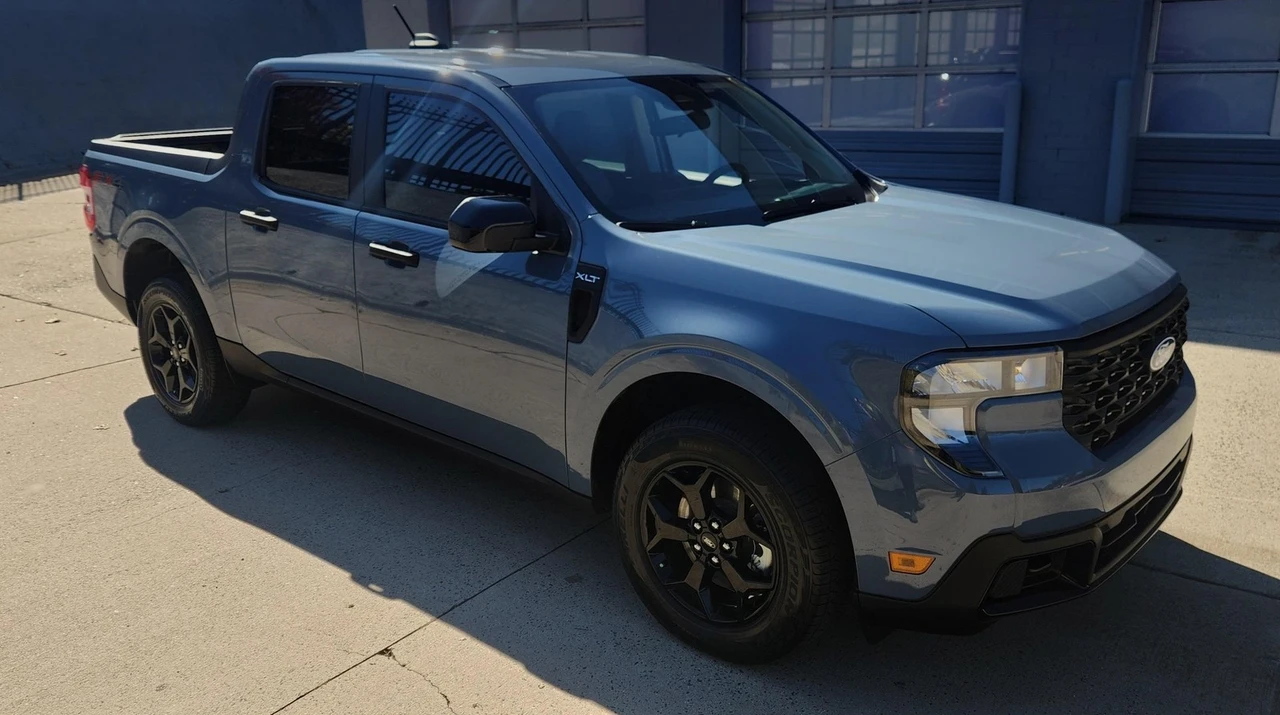 2025 Ford Maverick - Image 2 of 21