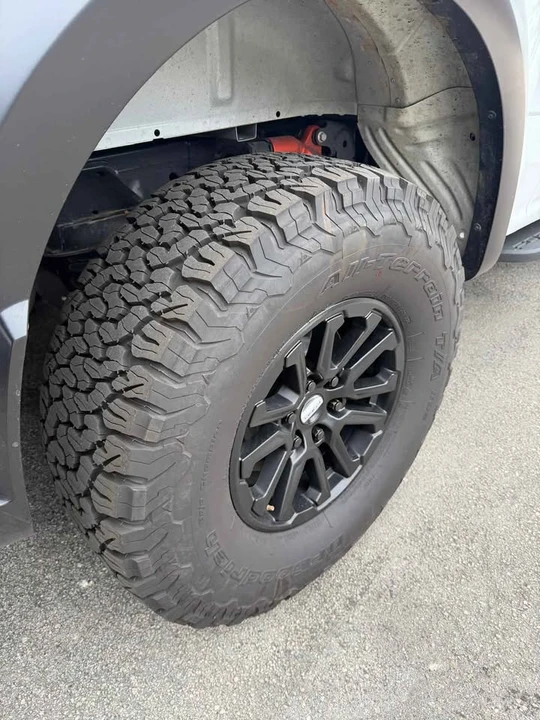 2025 Ford Bronco Raptor 6th Gen - Image 9 of 10
