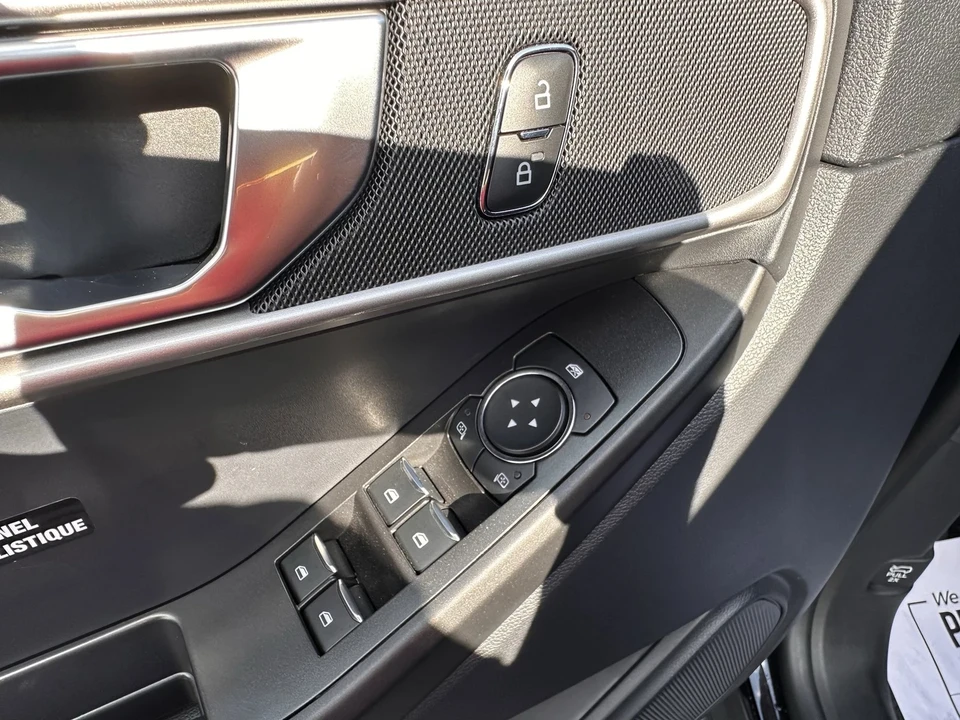 2025 Ford Explorer 6th Gen - Image 18 of 21