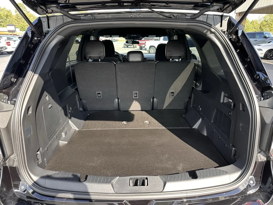 2025 Ford Explorer 6th Gen - Image 17 of 21