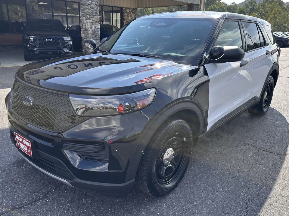 2025 Ford Explorer 6th Gen - Image 2 of 21