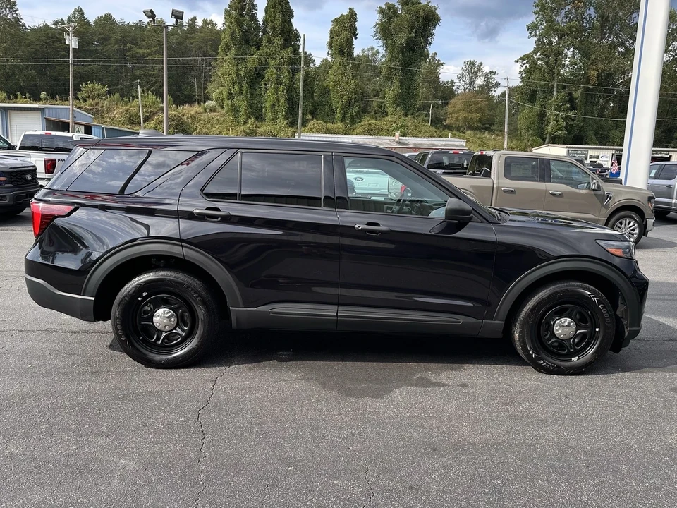 2025 Ford Explorer 6th Gen - Image 5 of 12
