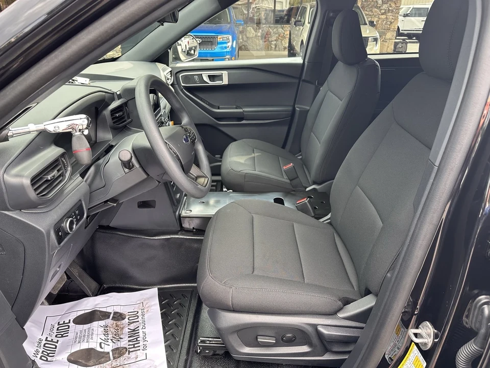 2025 Ford Explorer 6th Gen - Image 10 of 12