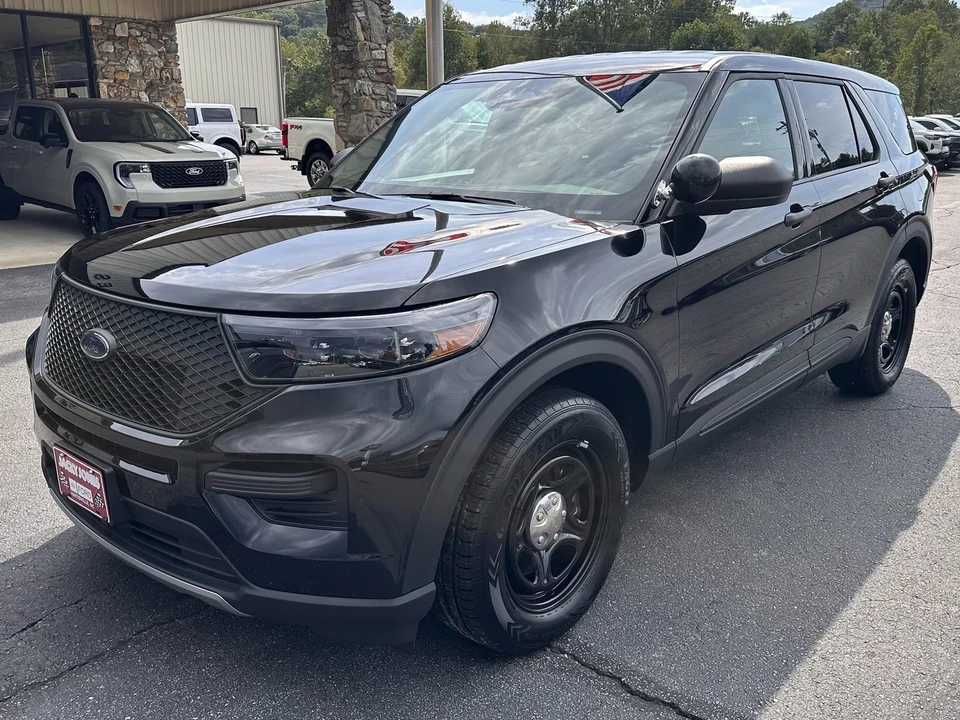 2025 Ford Explorer 6th Gen - Image 2 of 12