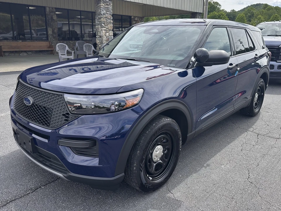 2025 Ford Explorer 6th Gen - Image 2 of 25