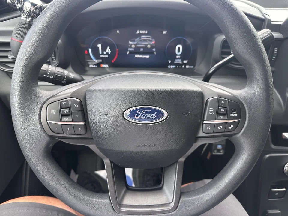 2025 Ford Explorer 6th Gen - Image 19 of 25