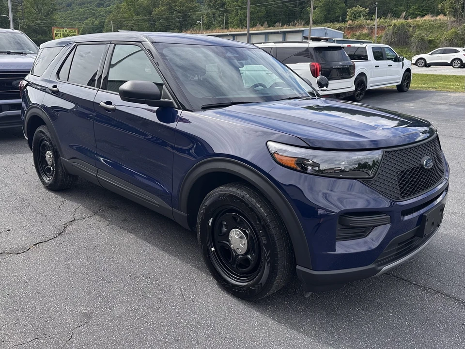 2025 Ford Explorer 6th Gen - Image 4 of 25