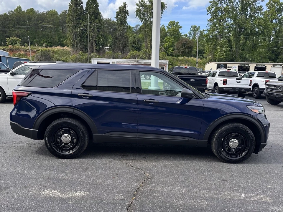 2025 Ford Explorer 6th Gen - Image 5 of 25