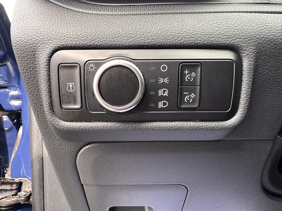 2025 Ford Explorer 6th Gen - Image 18 of 25