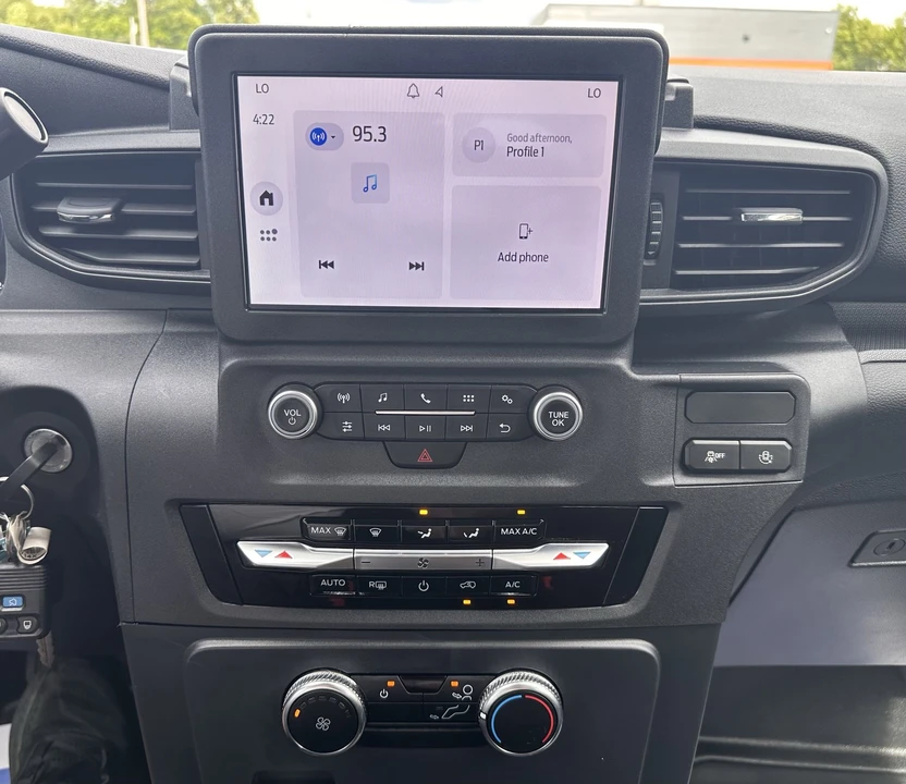 2025 Ford Explorer 6th Gen - Image 22 of 25